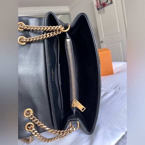 YSL Loulou Small Shoulder Bag in Quilted Leather - Picture 9 of 15